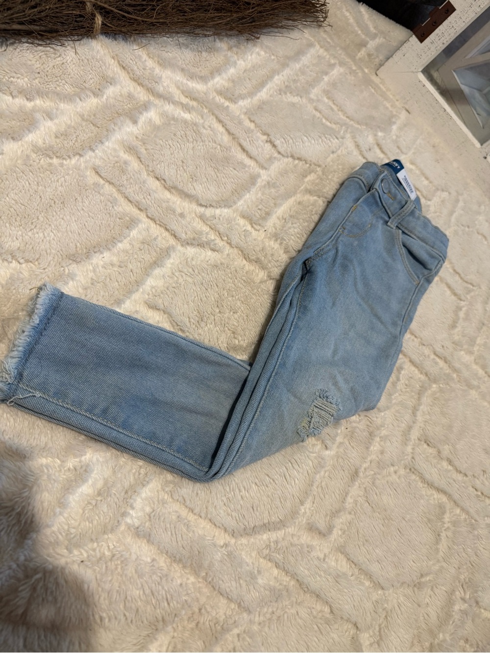 Old Navy Light Blue Cropped Distressed Women's Jeans